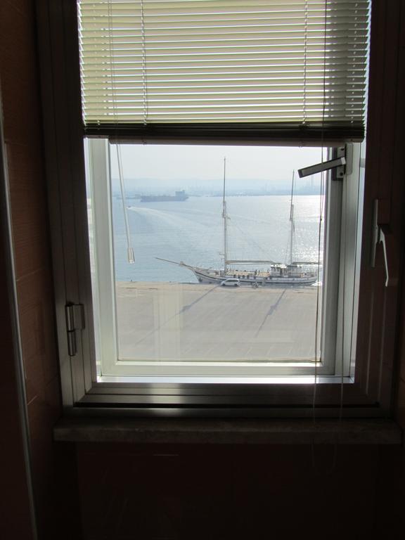 Mare Di La Finestra Sul Porto Augusta